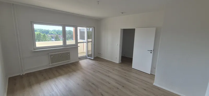 Sonnige 2-Zimmer-Wohnung (58,25 m²) im 6. OG mit Aufzug, EBK & PKW Stellplatz — photo 1